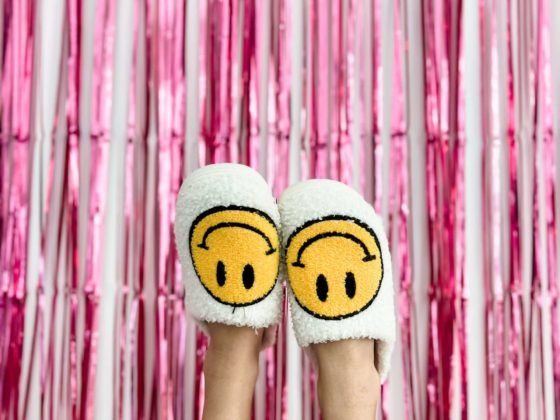 smily face slippers