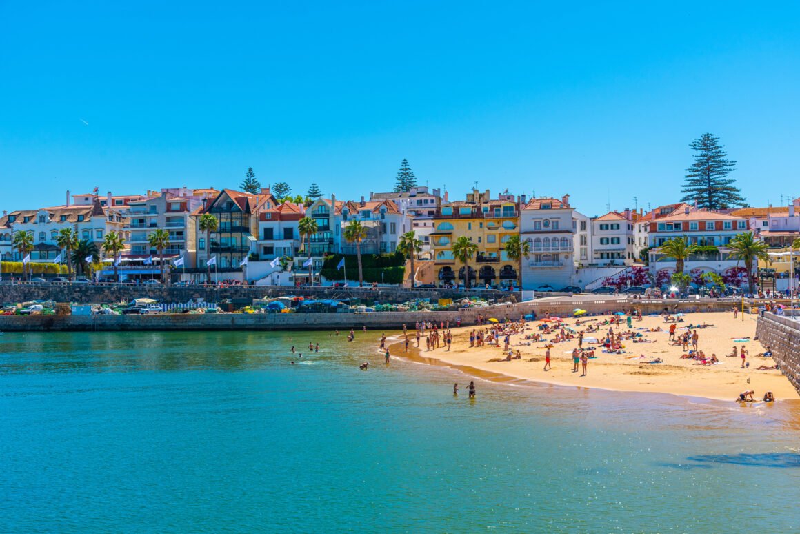 Praia da Rainha beach